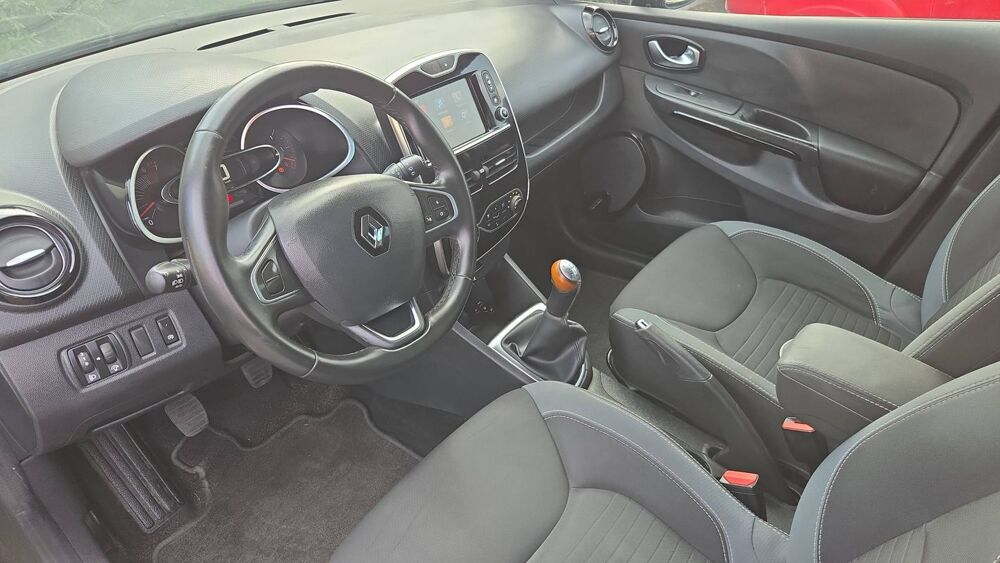 Clio 0.9 TCe 90 Intense - Entretien constructeur 2016 occasion 83600 Frejus