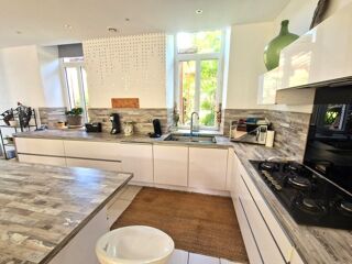  Maison � vendre 9 pi�ces 261 m�