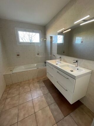  Maison � louer 6 pi�ces 115 m�