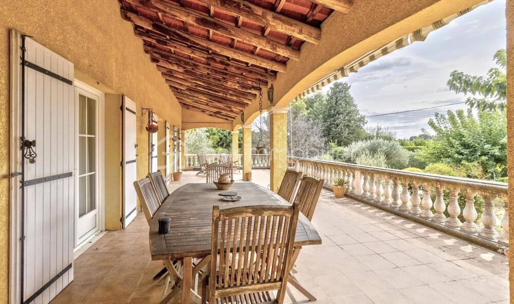 Villa familiale avec piscine au Sud de la France  Polyvalente et pleine de charme
