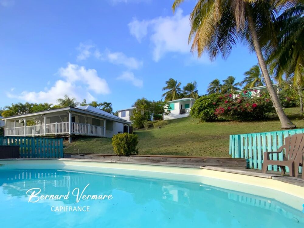 Vente Maison Maison et 3 bungalows - 9 pièces - Piscine - Terrain 2 000m² Saint francois