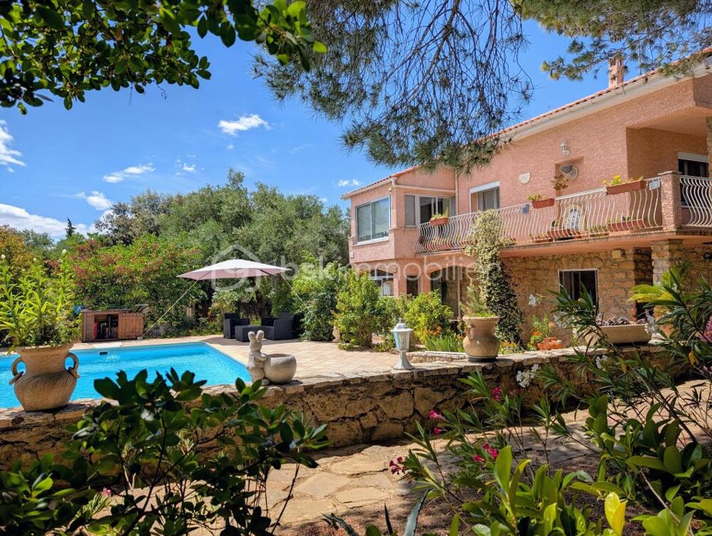 Vente Propriété/Château Propriété de 176 m² avec piscine, T2 indépendant et 3 garages Laurens