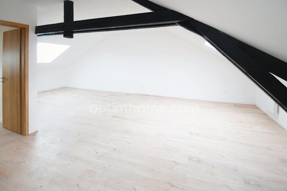 Vente Appartement APPARTEMENT AU DEUXIEME ET DERNIER ETAGE - 2 CHAMBRES - PLACE PARKING - CAVE - REFAIT A NEUF Lexy