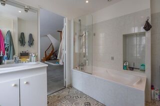  Immeuble à vendre 6 pièces 160 m²