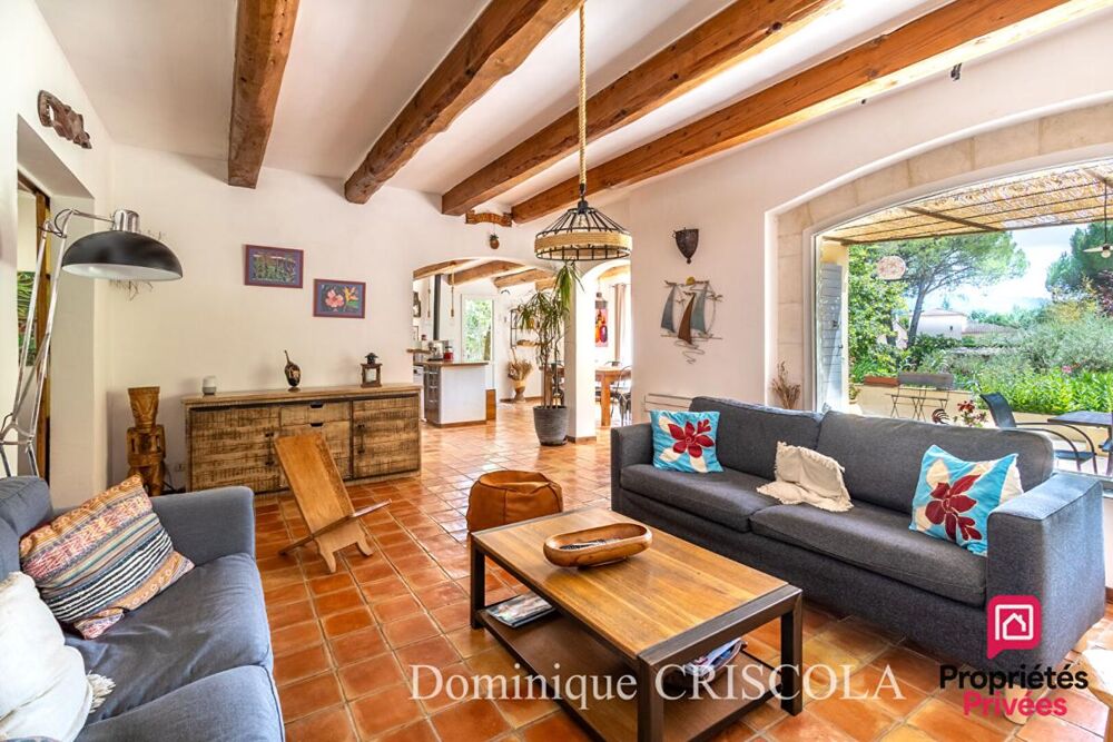 CAMPS LA SOURCE - Maison de charme avec piscine et dépendances en plein coeur de la Provence Verte