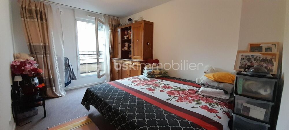 Bel appartement 2 pièces avec terrasse donnant sur la forêt et place de parking