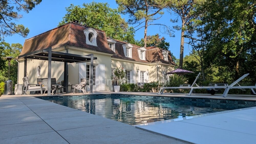 Maison 10 pièces 235 m² · à Cestas · 235 m² · 949 000 €