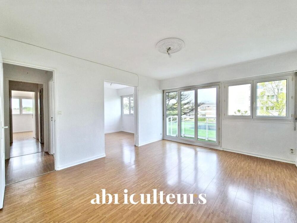 Appartement 5 pièces de 84 m² avec cave et place de parking  Cognac