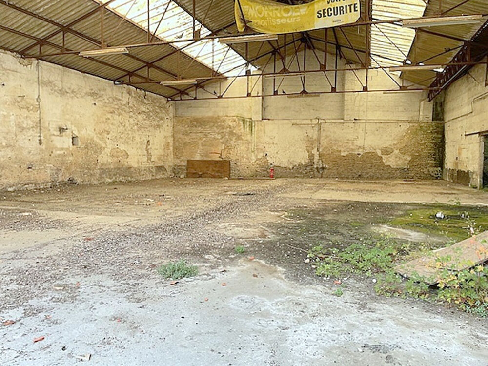 Ensemble immobilier plein centre à rénover Saint Sauveur D Aunis 409 m2