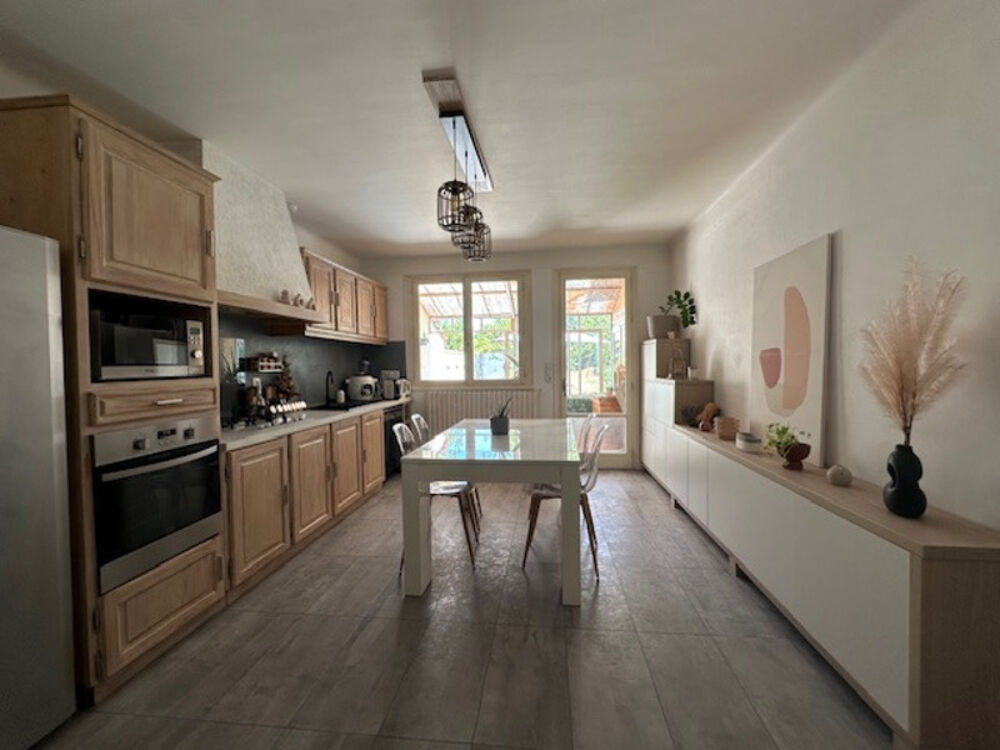 Vente Maison La Roche-sur-Yon, maison avec garage et jardin clos, trois chambres La roche sur yon