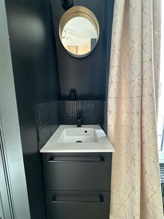Vente Appartement PARIS 17EME-1 PIECE- PARIS 75017-MAGNIFIQUE CHAMBRE DE BONNE-REFAITE A NEUF-QUARTIER PARC MONCEAU-COURCELLES-LES TERNES-ASCENSEU Paris 17