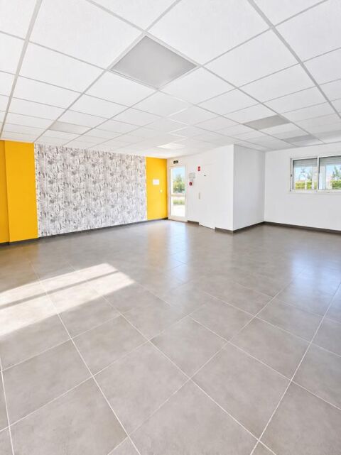   A St Jean d'Illac - Local de 60 m² 