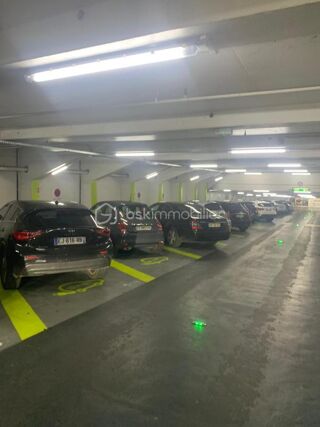  Parking / Garage à vendre 
