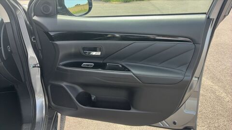 Outlander 2.4 MIVEC 224 Plug in Hybrid 4WD CVT Business 2019 occasion 76230 Isneauville