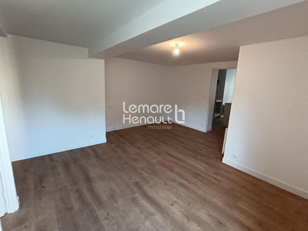 Location Appartement Proximité immédiate Commerces, Apt F2 parfait état, 59.07 m² Dreux