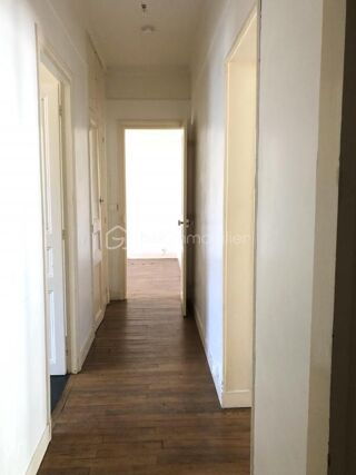  Immeuble à vendre 15 + pièces 478 m²