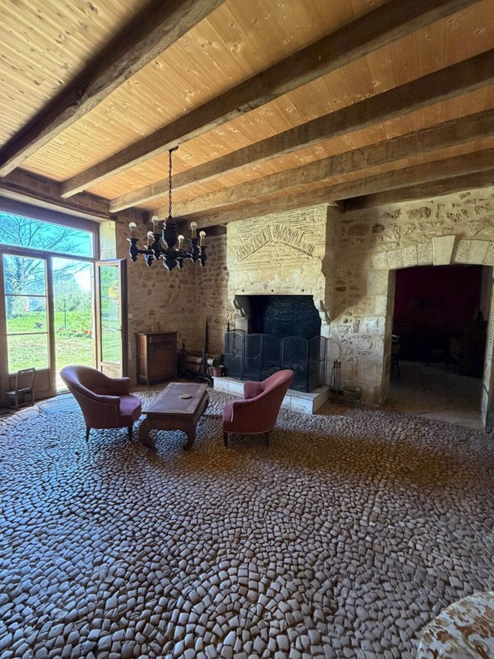 Vente Maison La Tâche. Propriété de 361 m² sur une parcelle de 2 ha La tache