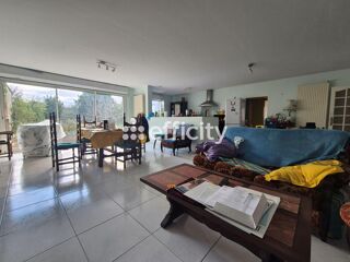  Maison � vendre 9 pi�ces 235 m�