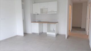  Appartement à louer 3 pièces 57 m²