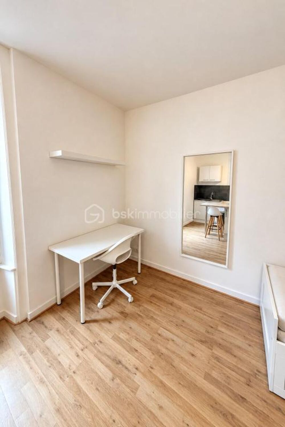 Vente Appartement Fougères – Studio meublé vendu loué – 1er étage – DPE C Fougeres