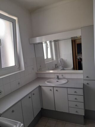  Appartement à louer 3 pièces 63 m²