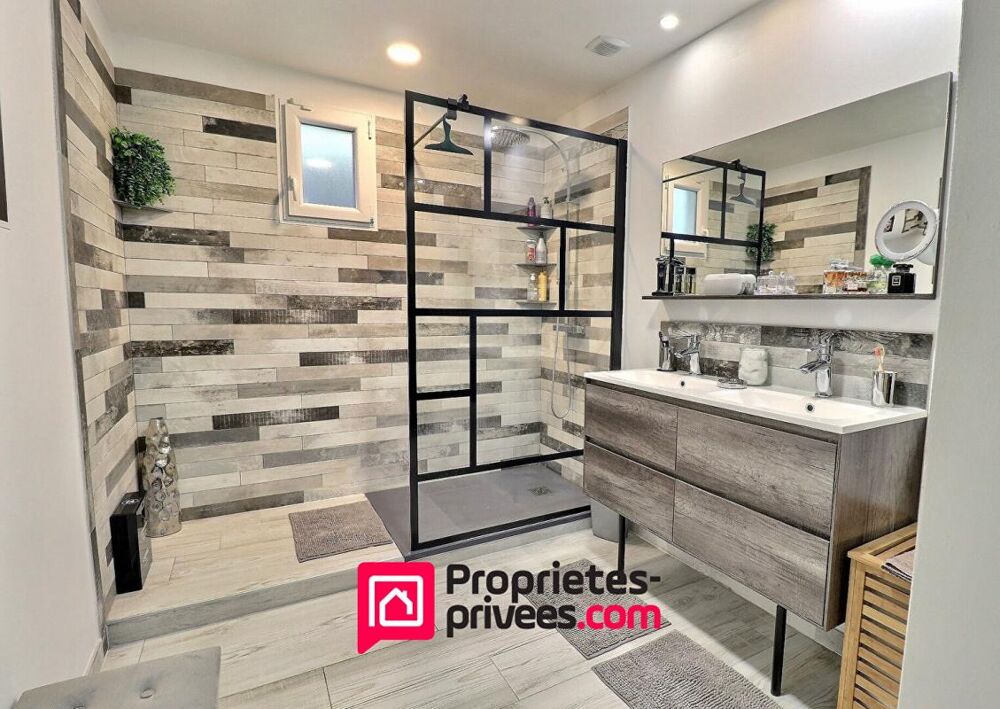 � vendre  Villa Uz�s (30700)