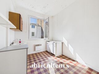  Immeuble à vendre 15 + pièces 345 m²