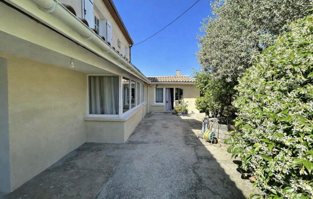 Tout proche de Saint-André de Cubzac à Marsas - Maison Contemporaine R+1 de 135.60 m2 habitables sur un terrain clos d'environ