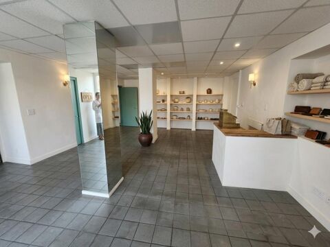 Local commercial  68 m2 Saint-Genis-Laval 1150 69230 Saint genis laval