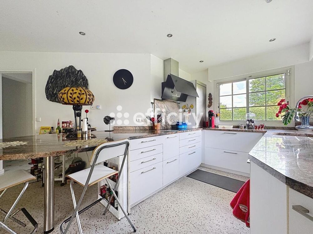 � vendre  Villa Guermantes (77600)