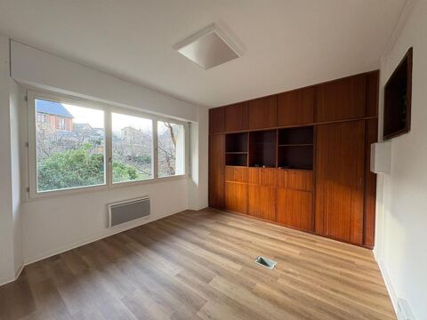 Local commercial 450 48000 Mende