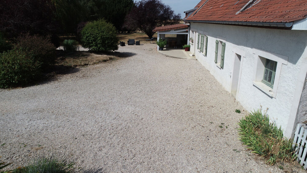 Vente Maison LE THOULT TROSNAY (51) à vendre superbe corps de ferme restauré sur un terrain clos de plus de 8600 m2 avec étang Le thoult trosnay