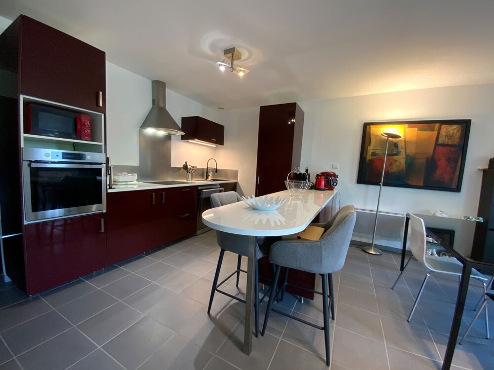 Vente Appartement A FEURS (42). APPARTEMENT  T3  Relooké  Avec  PLACE DE PARKING ,  quartier calme Feurs