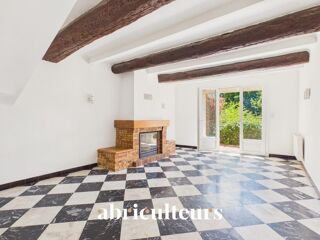 Vente Maison Maison de village avec jardin, garage, cave et grenier aménageable à Saint-Cannat Saint cannat
