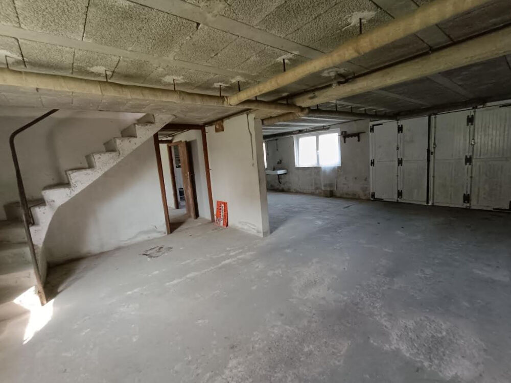 29520 Châteauneuf du Faou maison de ville 3 chambres, sous sol complet et combles aménageables