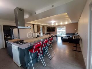  Propri�t�/ch�teau � vendre 5 pi�ces 145 m�