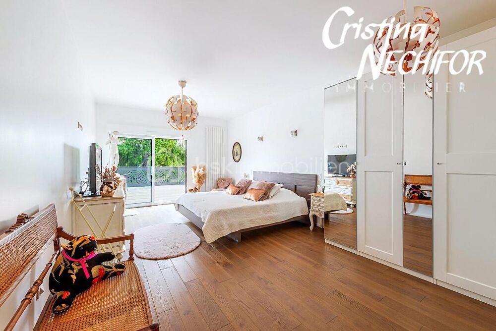 à vendre  Propriété/château Chessy (77700)