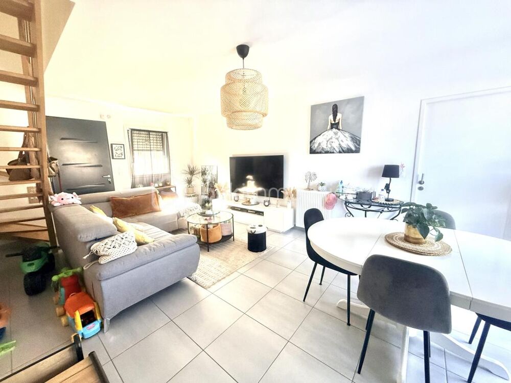 MAISON NEUVE NON MITOYENNE AVEC GARAGE