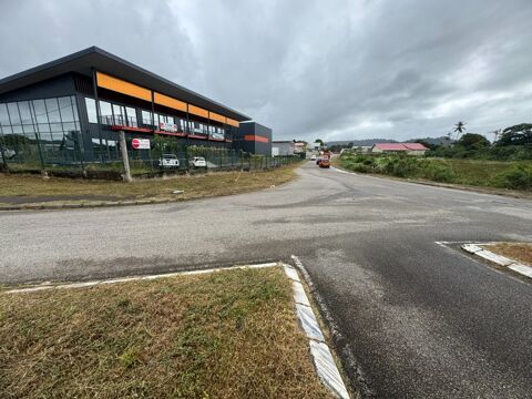 Magnifique surface commerciale de 340 m2 &agrave; louer Sortie de Cayenne 7820 97351 Matoury