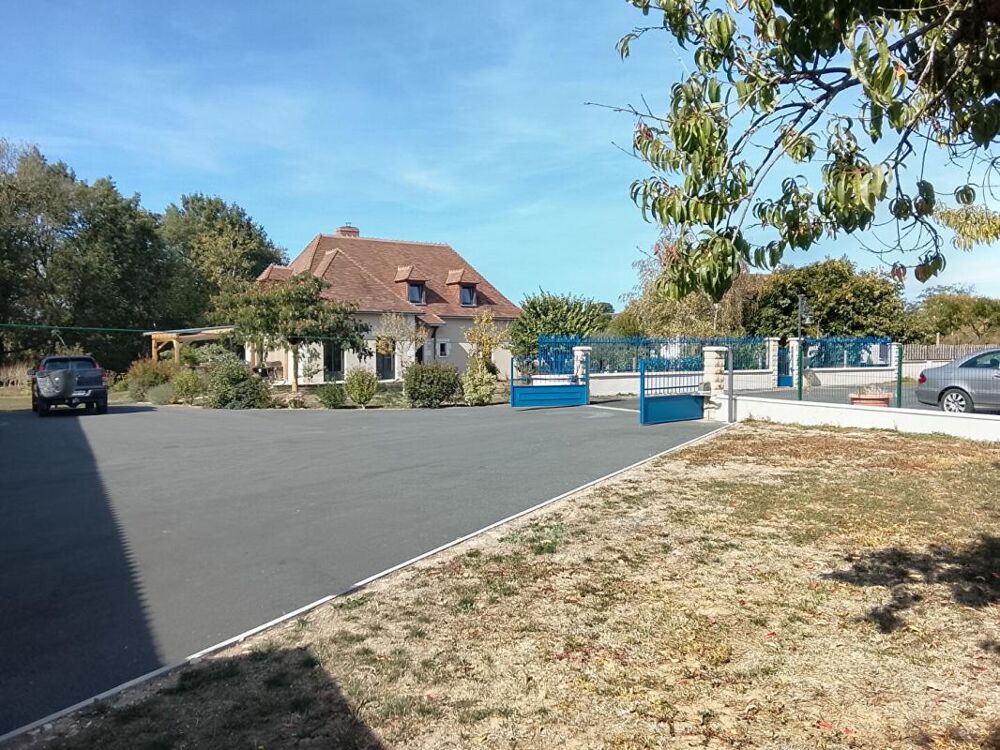 Vente Maison Maison Tournon Saint Martin 6 pièce(s) 150 m2 Tournon saint martin