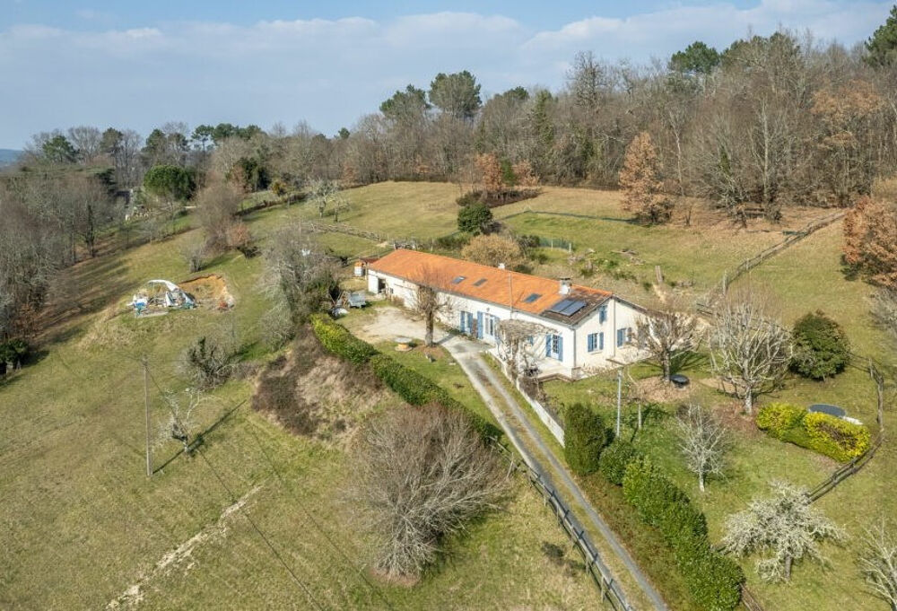 Propriété 216 m2 sur parcelles de 12866 m2