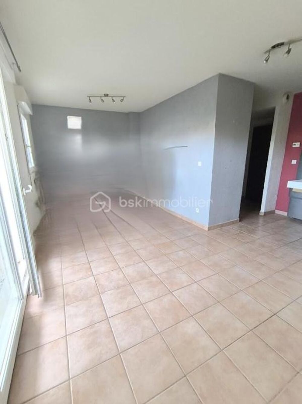 ? 5min de Voiron T1 avec terrasse, garage et parking  Idéal investissement locatif ou premier achat