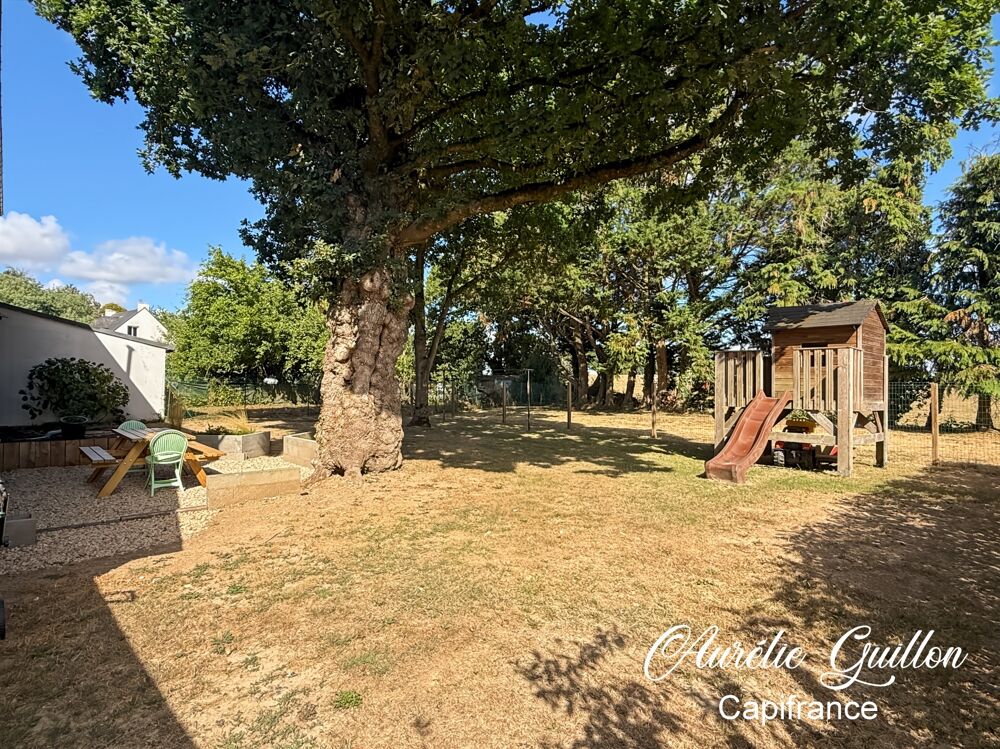 Maison en pierre rénovée de 117 m²  3 chambres + bureau  Néant-sur-Yvel