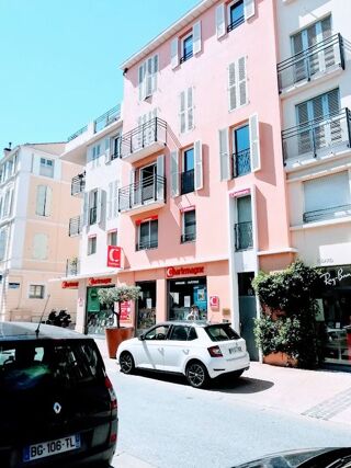  Appartement à louer 2 pièces 54 m²
