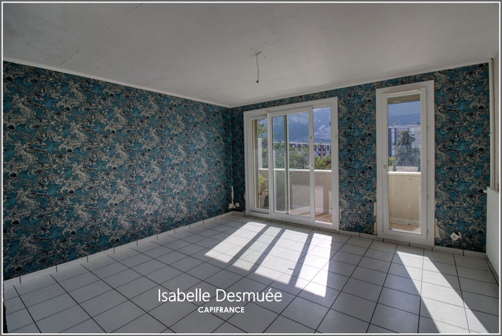 EXCLUSIVITÉ  T4 traversant de 78,3 m² avec balcon, vue sur les massifs et résidence sécurisée
