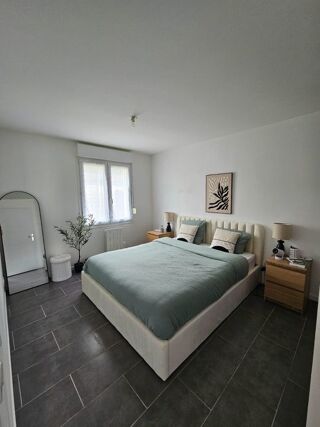  Appartement à louer 3 pièces 80 m²