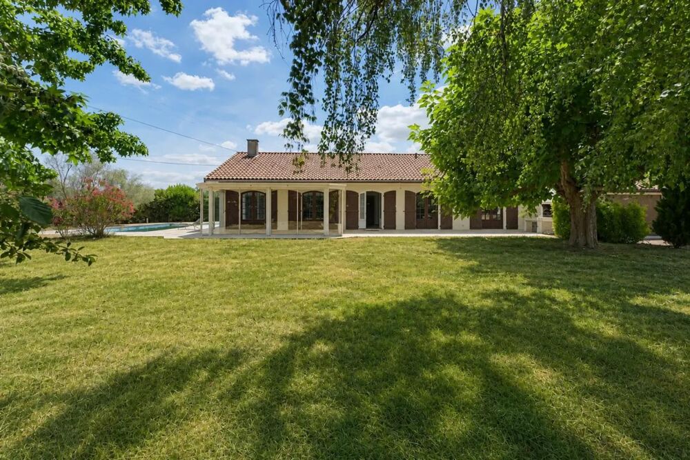 Maison de 6 pièces de 142 m² à Salleboeuf
