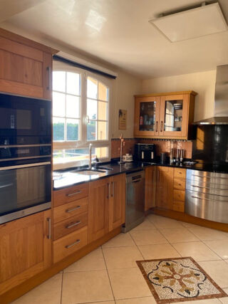  Maison � vendre 9 pi�ces 228 m�