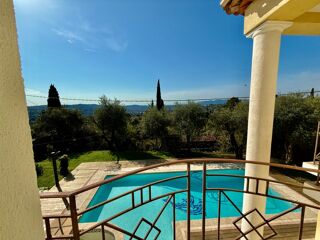  Villa � vendre 5 pi�ces 200 m�