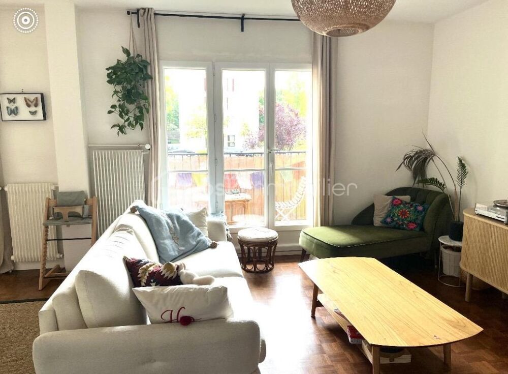 Pantin  Appartement 4 pièces traversant 69,47 m², en parfait état, balcon, cave et parking